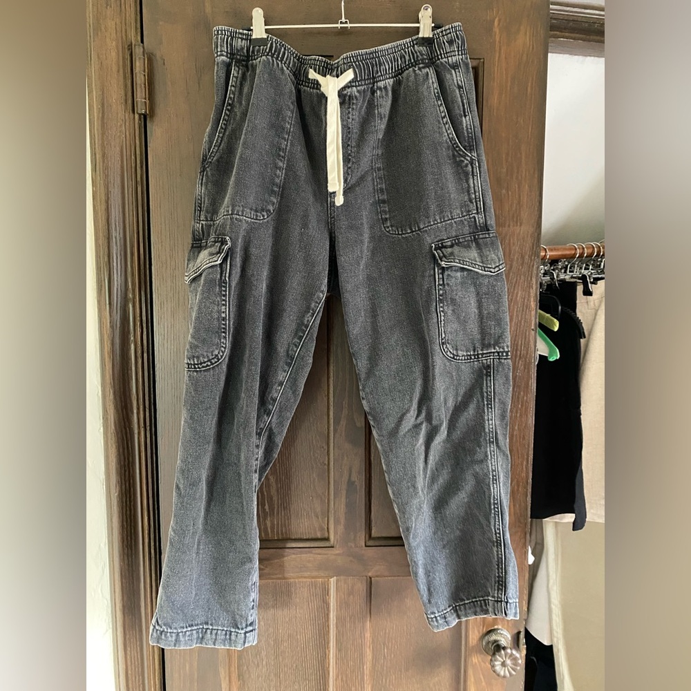 GAP Women’s Gray Cargo Jeans